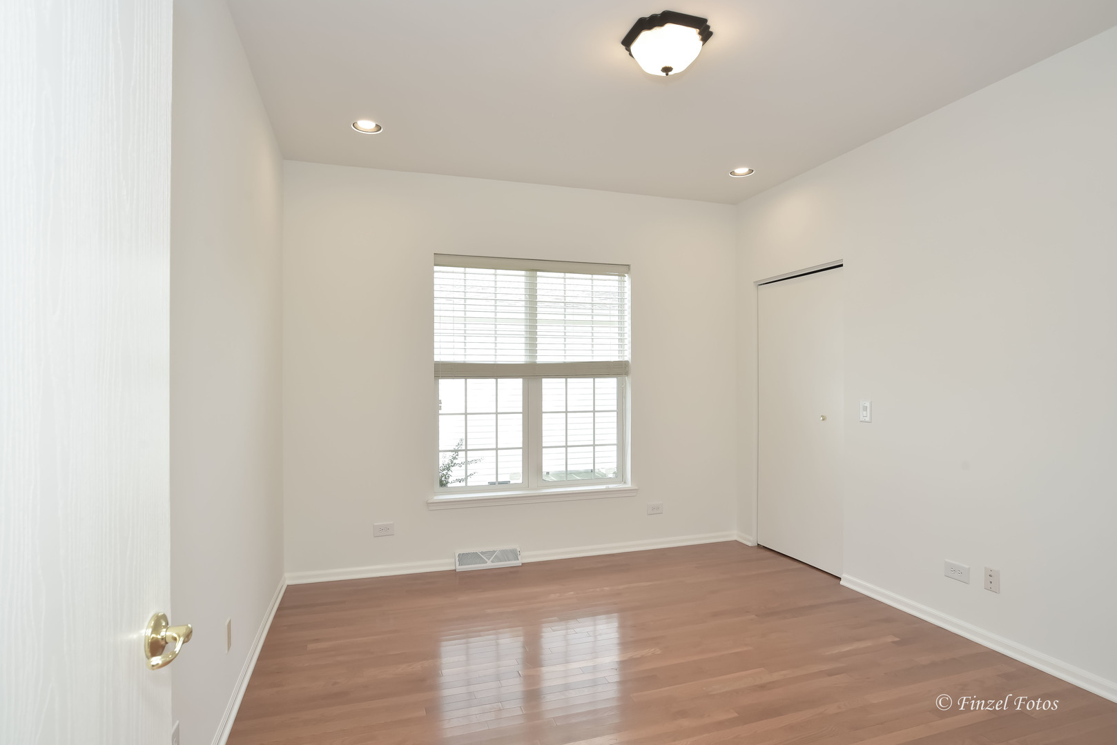 247 Rodeo Drive Grayslake, IL 60030 - Photo 11 of 16 Gallery Image 11