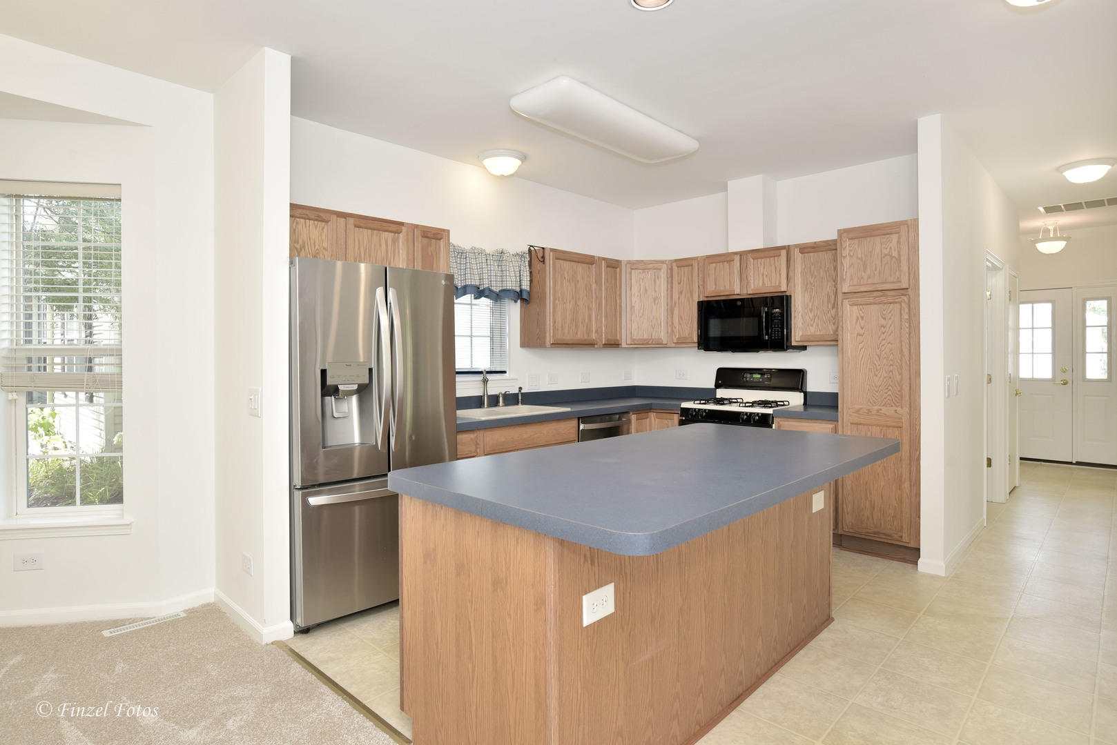 247 Rodeo Drive Grayslake, IL 60030 - Photo 3 of 16 Gallery Image 3