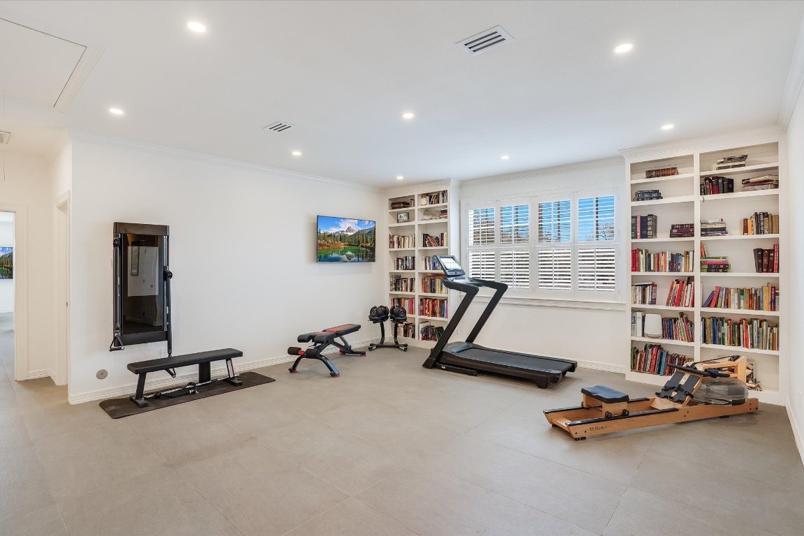 3705 Gilbert Street, Unit B Austin, TX 78703 - Photo 21 of 35 a view of a room with gym equipment