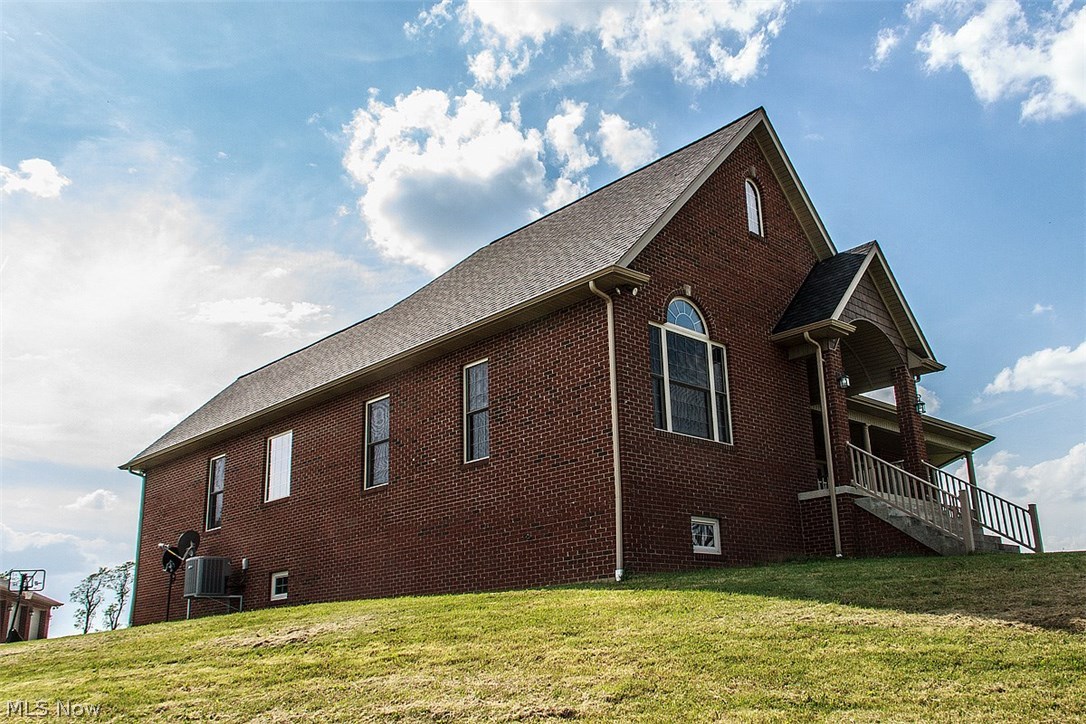 51715 Scales Road Bellaire, OH 43906 - Photo 4 of 35 Gallery Image 4