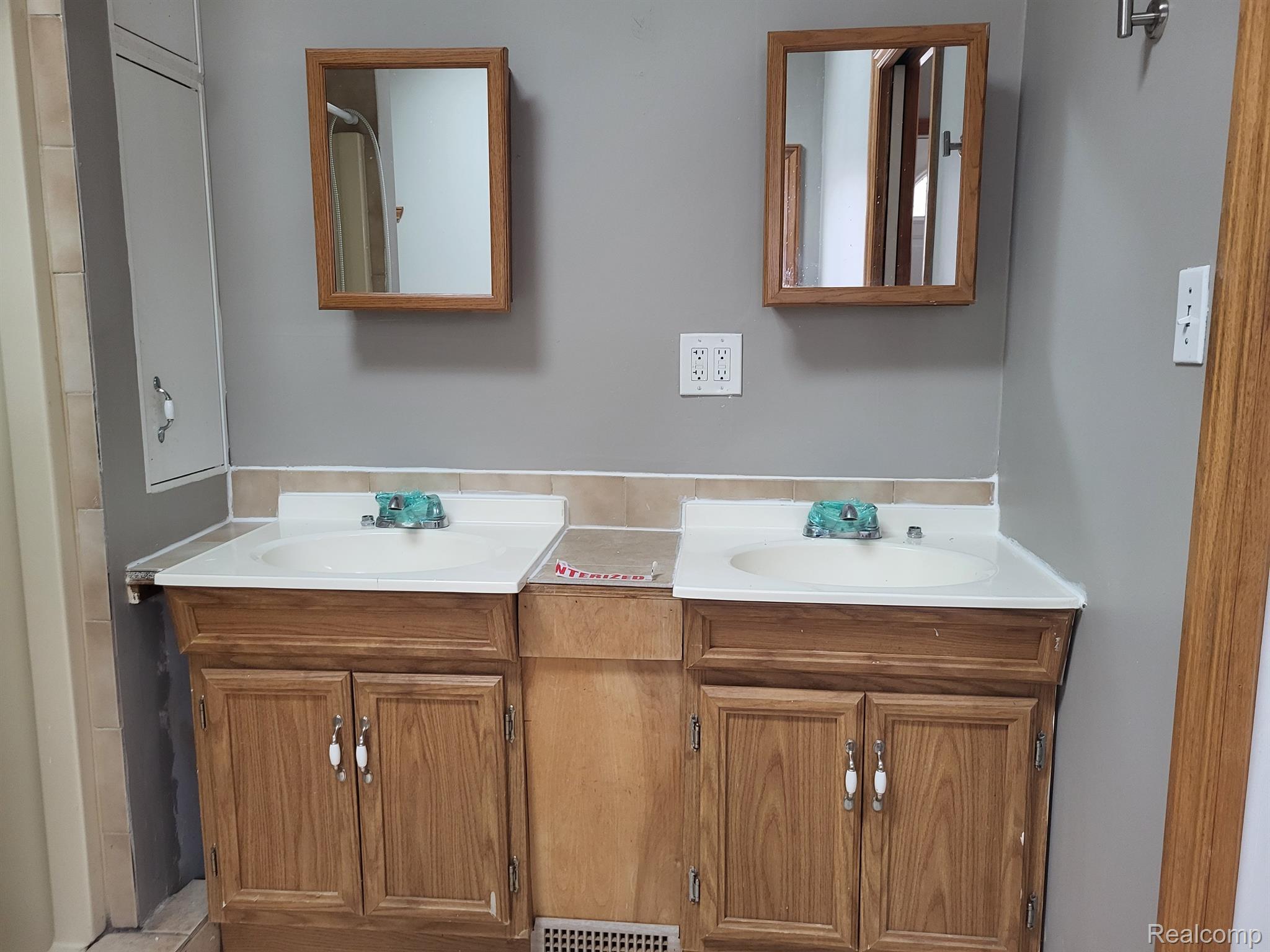 23123 Rausch Avenue Eastpointe, MI 48021 - Photo 8 of 11 Gallery Image 8