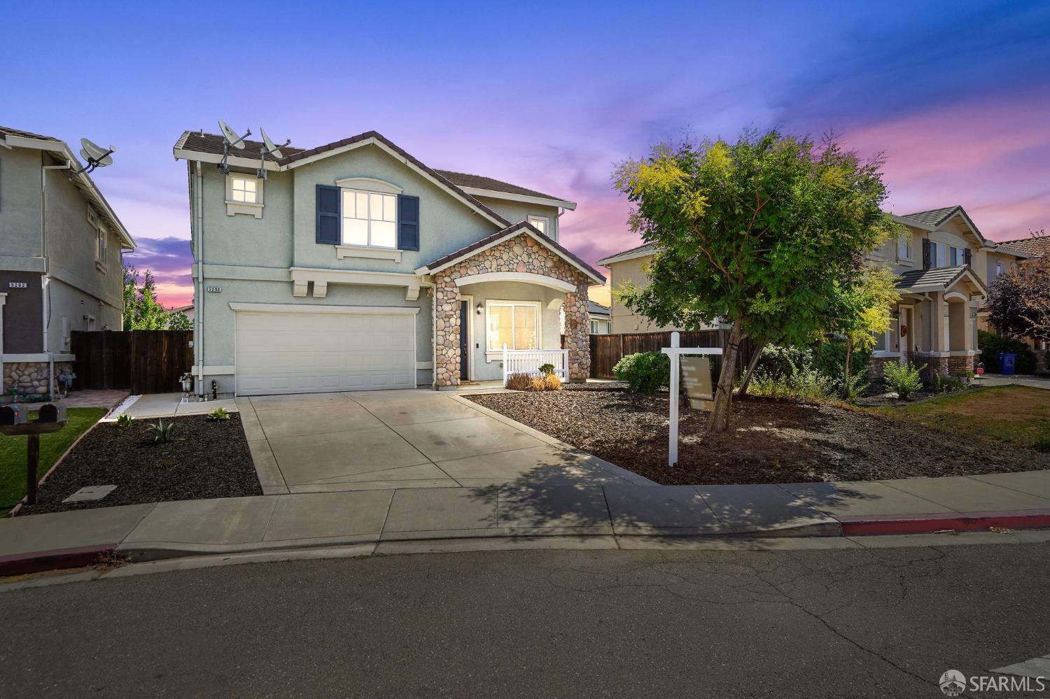 5290 Sungrove Way Antioch, CA 94531 - Photo 1 of 47 a front view of a house with garage