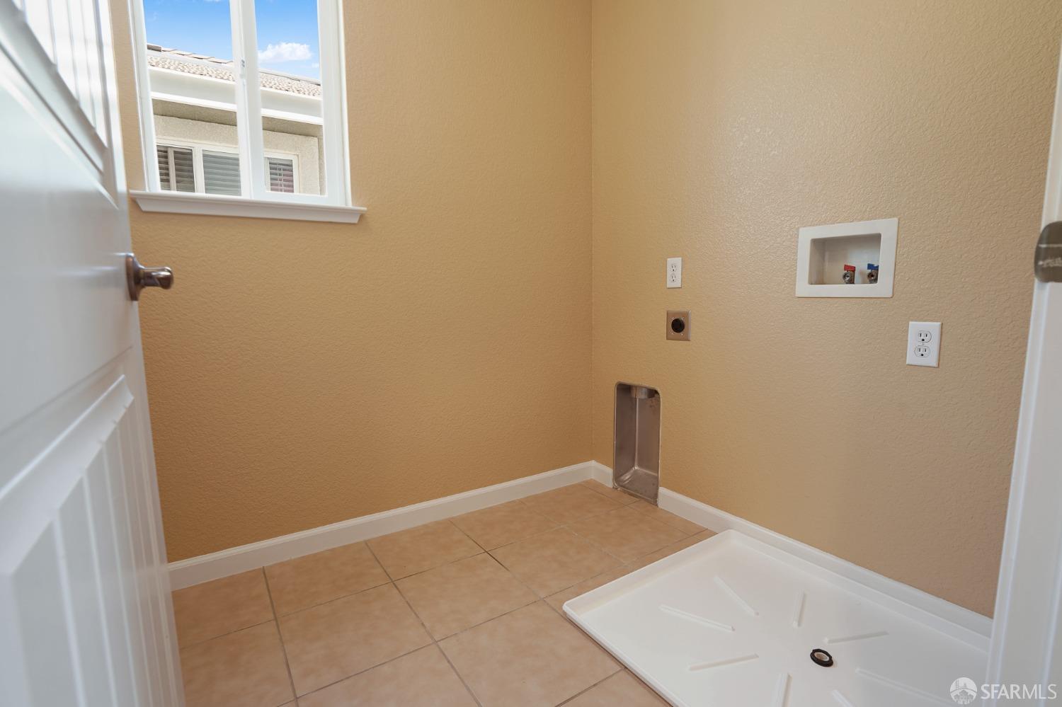 5290 Sungrove Way Antioch, CA 94531 - Photo 42 of 47 a view of empty room