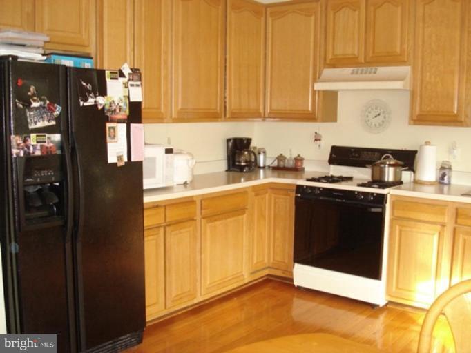 4909 Webbed Foot Way, Unit 5 Ellicott City, MD 21043 - Photo 2 of 25 Kitchen
