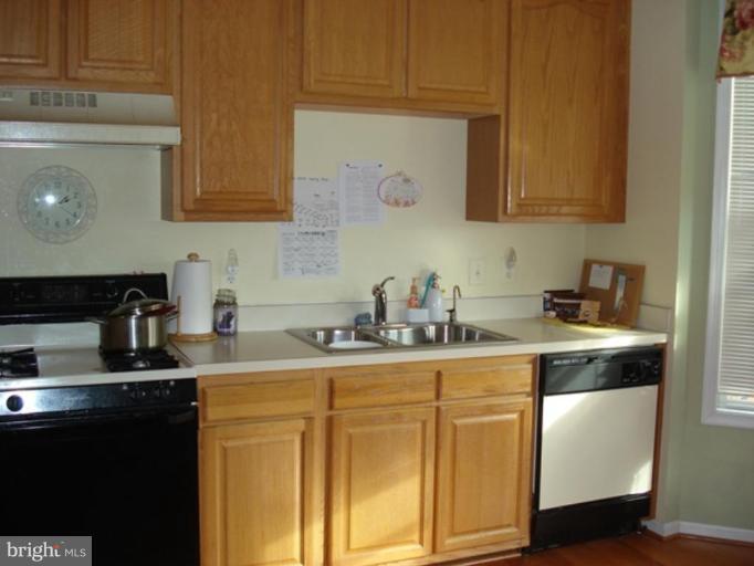 4909 Webbed Foot Way, Unit 5 Ellicott City, MD 21043 - Photo 3 of 25 Kitchen #2