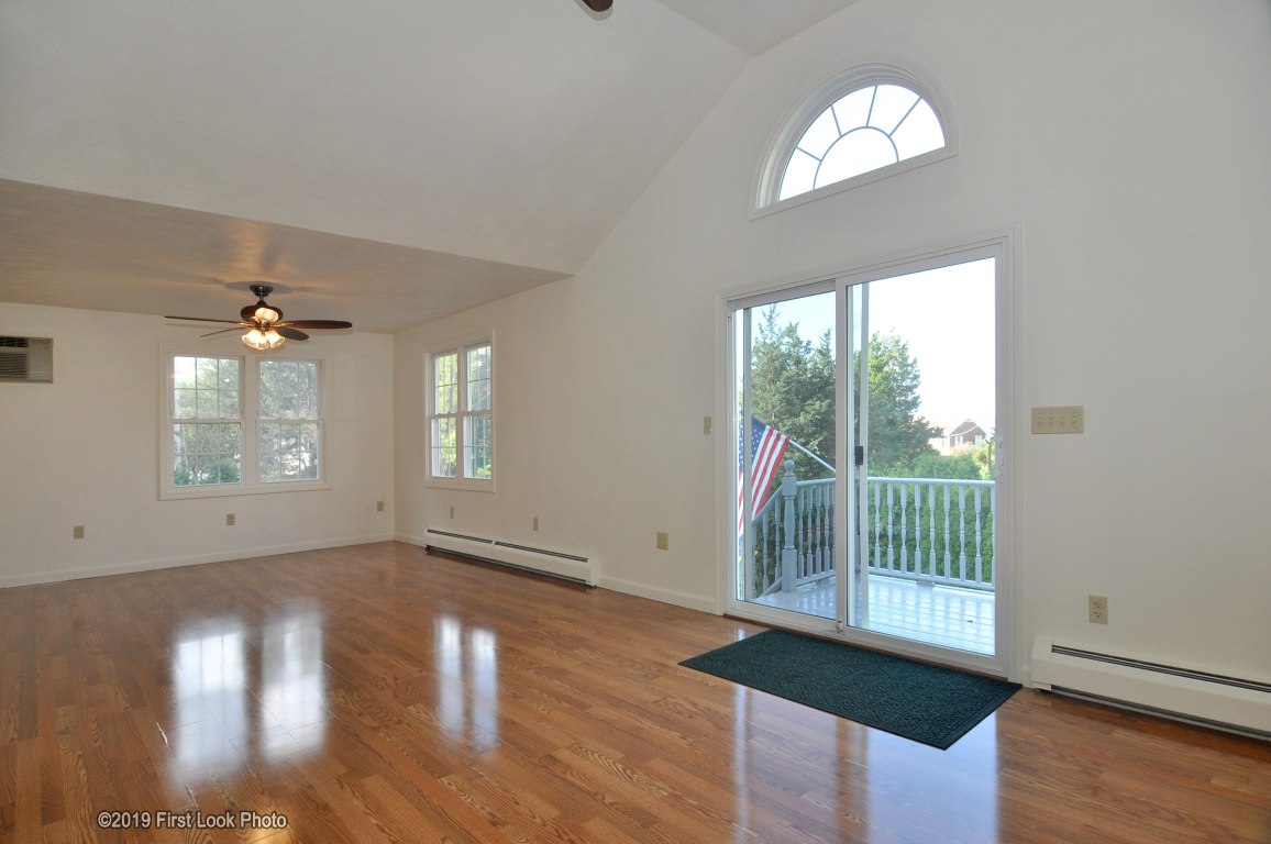 53 Island Road Portsmouth, RI 02871 - Photo 4 of 40