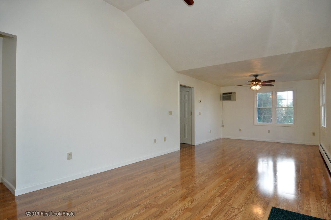 53 Island Road Portsmouth, RI 02871 - Photo 5 of 40