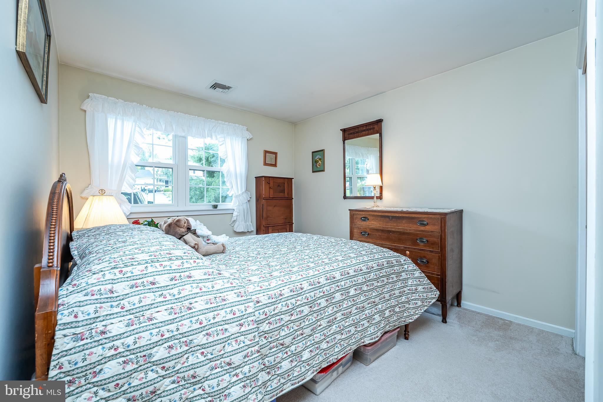 945 Crest Road Lansdale, PA 19446 - Photo 11 of 19