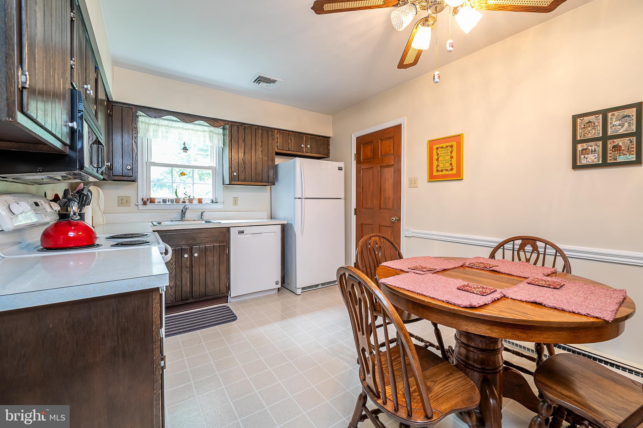 945 Crest Road Lansdale, PA 19446 - Photo 6 of 19