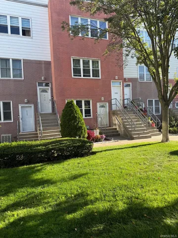 $489,900 | 230 Fleet Court, Unit 16230 | Harding Park