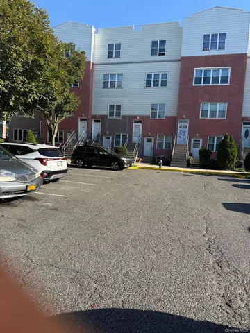 $489,900 | 230 Fleet Court, Unit 16230 | Harding Park