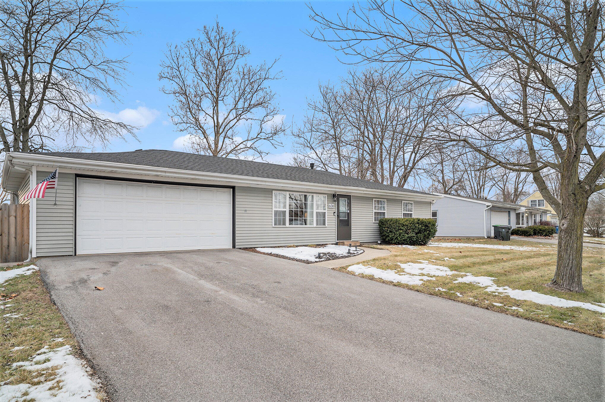 636 Old Forge Road Valparaiso, IN 46385 - Photo 3 of 17 2038x1356