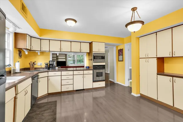 $375,000 | 1202 Foothill Drive, Champaign, IL 61821