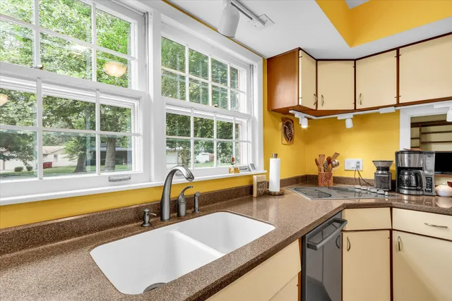 $375,000 | 1202 Foothill Drive, Champaign, IL 61821