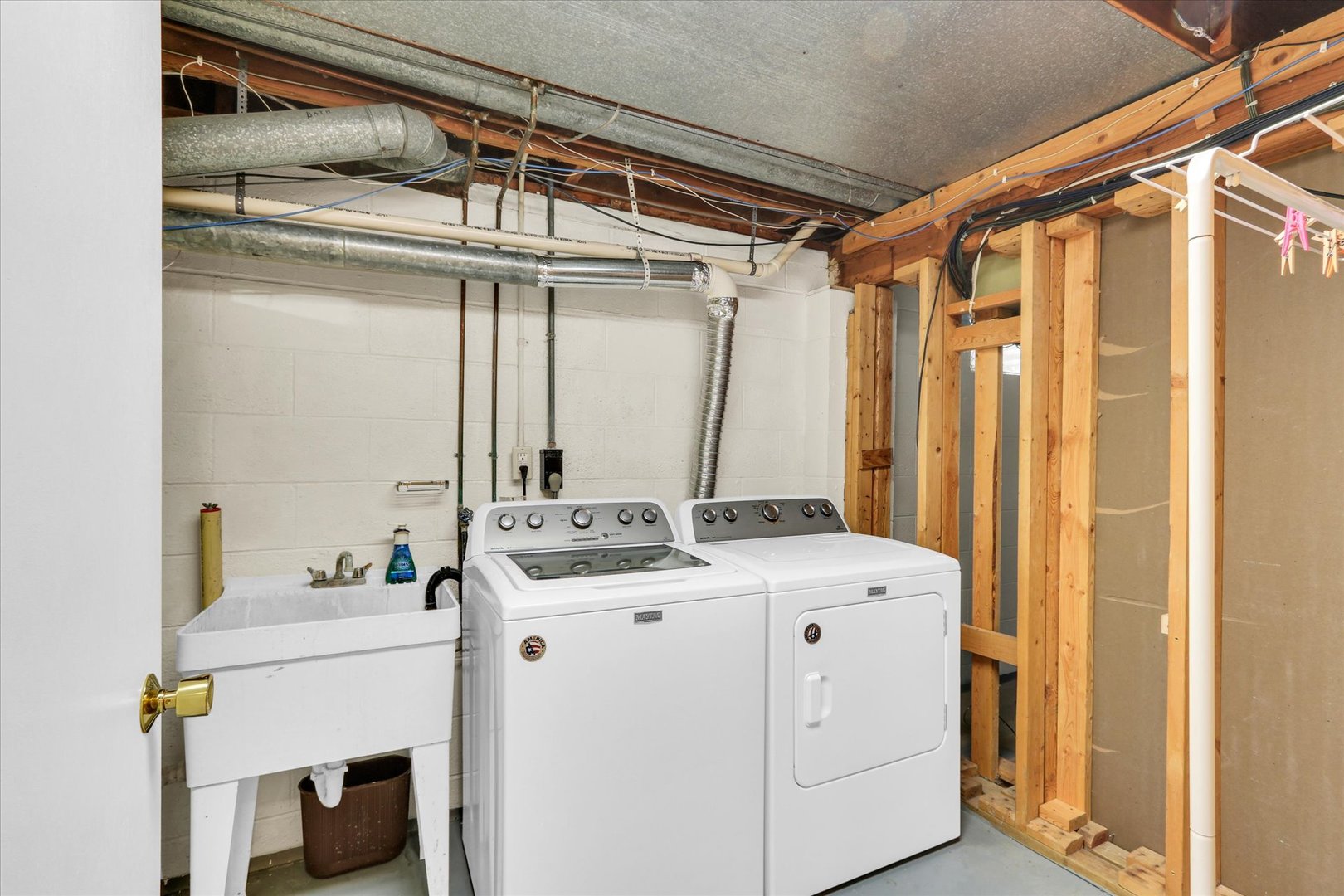 1202 Foothill Drive Champaign, IL 61821 - Photo 40 of 53 a utility room with a washer and dryer