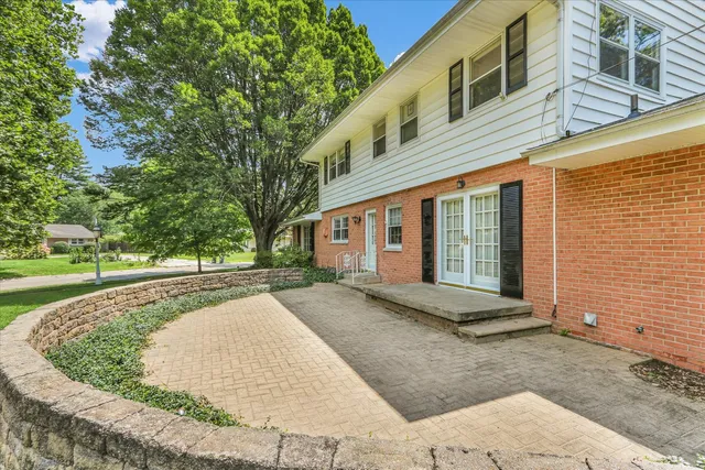 $375,000 | 1202 Foothill Drive, Champaign, IL 61821