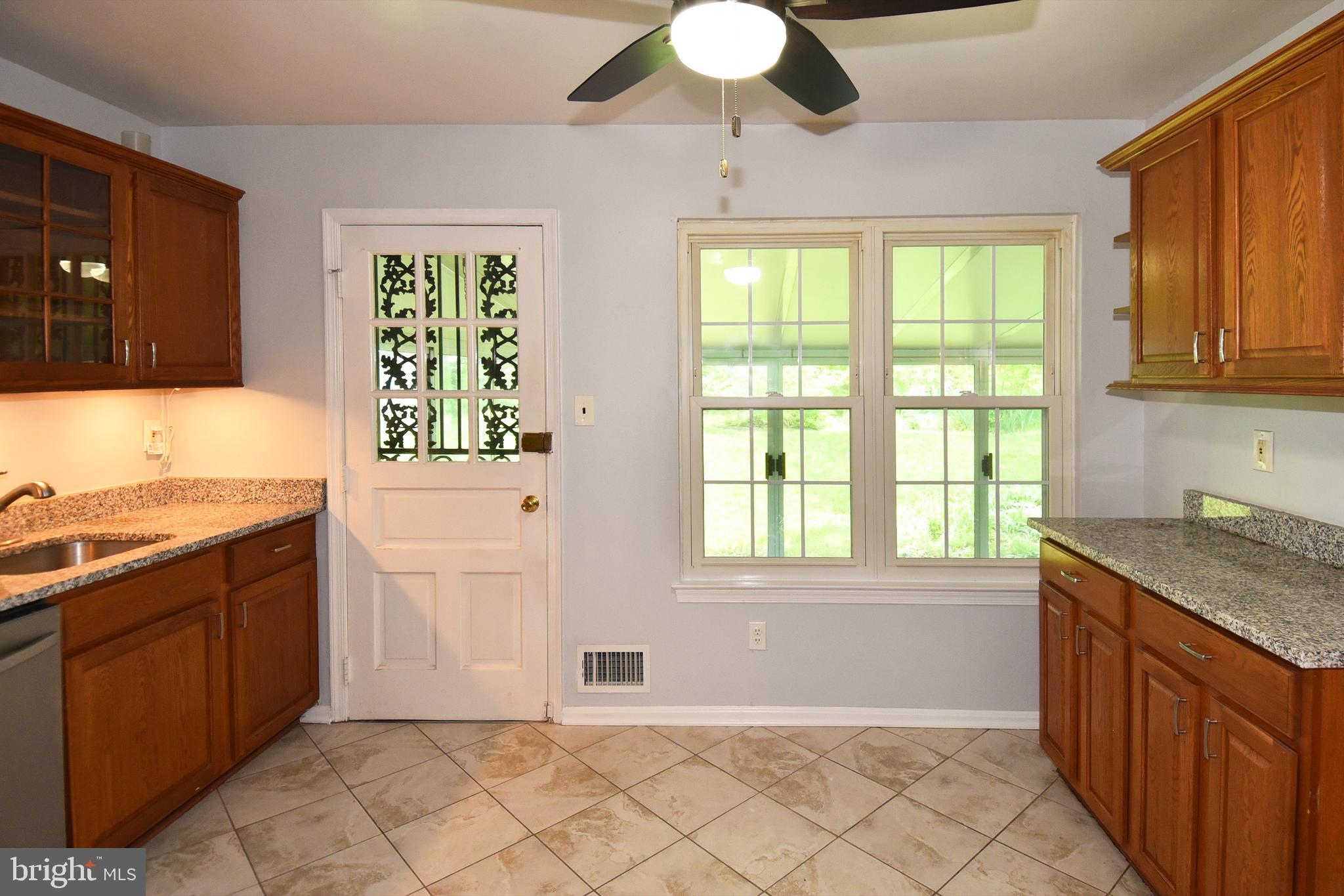 9033 Loughran Road Fort Washington, MD 20744 - Photo 12 of 40
