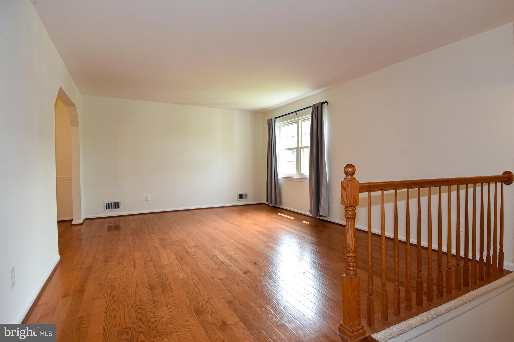9033 Loughran Road Fort Washington, MD 20744 - Photo 3 of 40