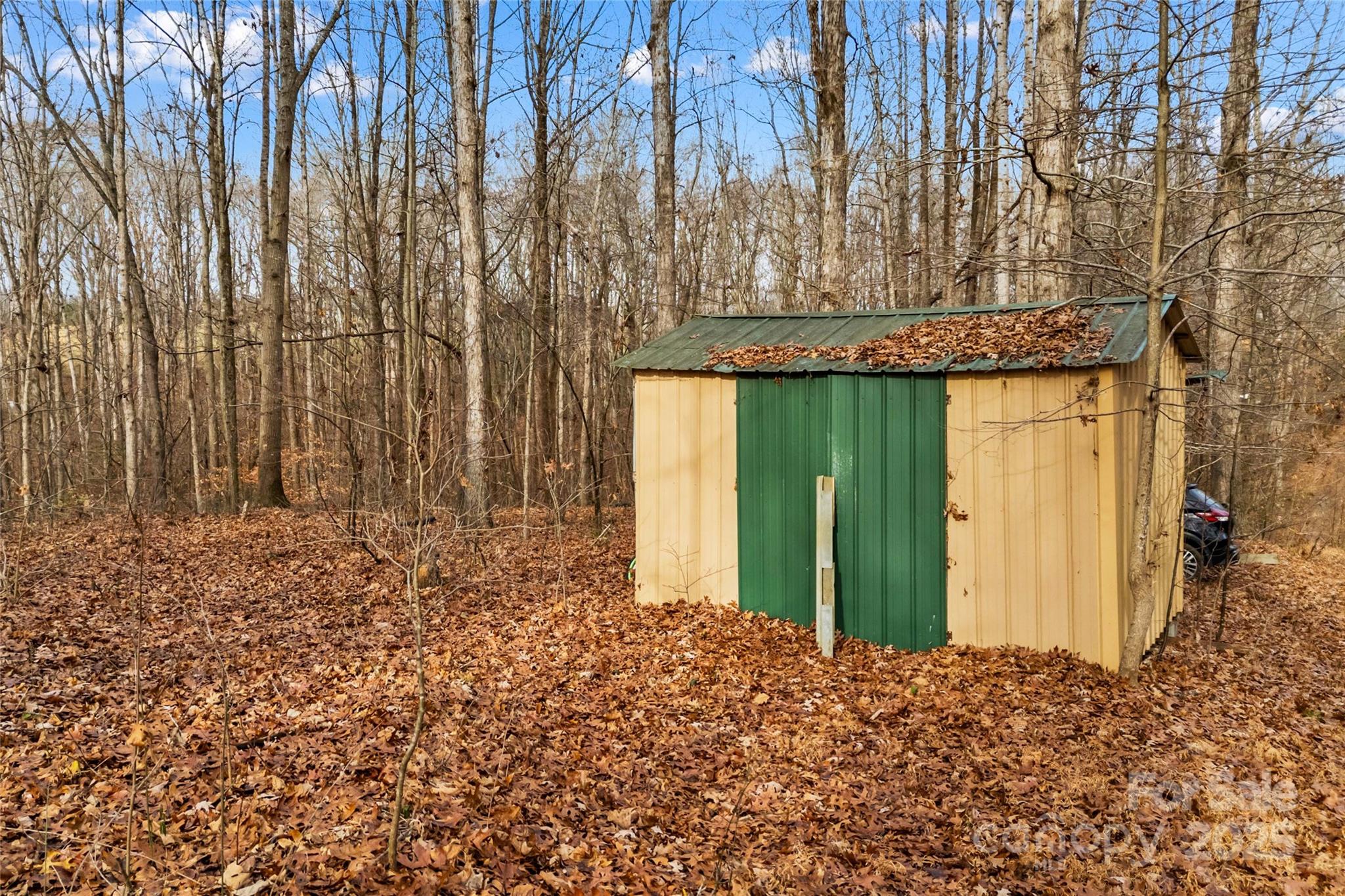 338 Piney Grove Road Harmony, NC 28634 - Photo 39 of 44 a backyard of a house