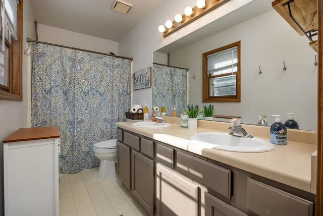 $499,900 | 163 Hickory Court, Oregon, WI 53575