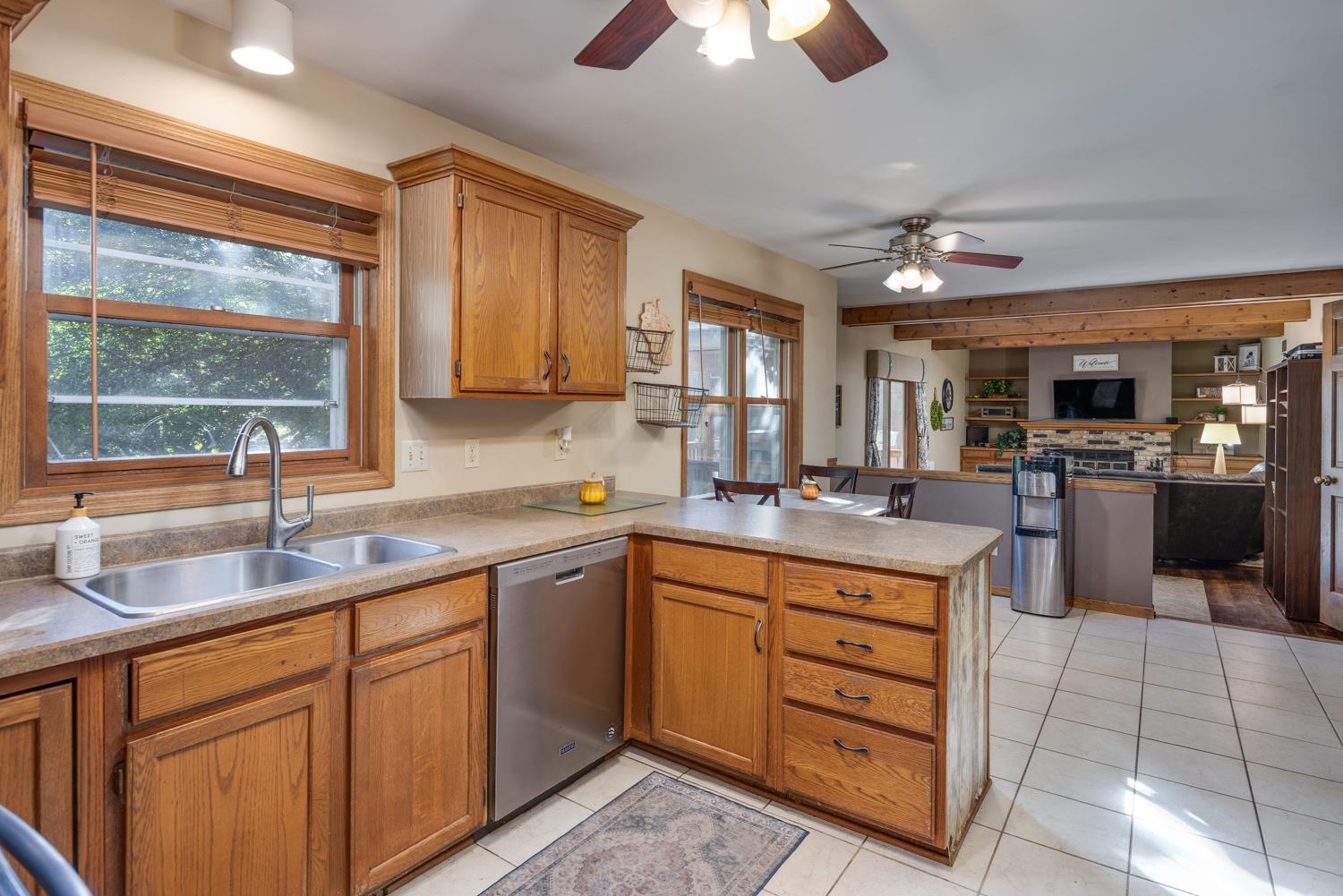 163 Hickory Court Oregon, WI 53575 - Photo 8 of 43