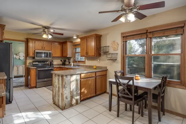 $499,900 | 163 Hickory Court, Oregon, WI 53575