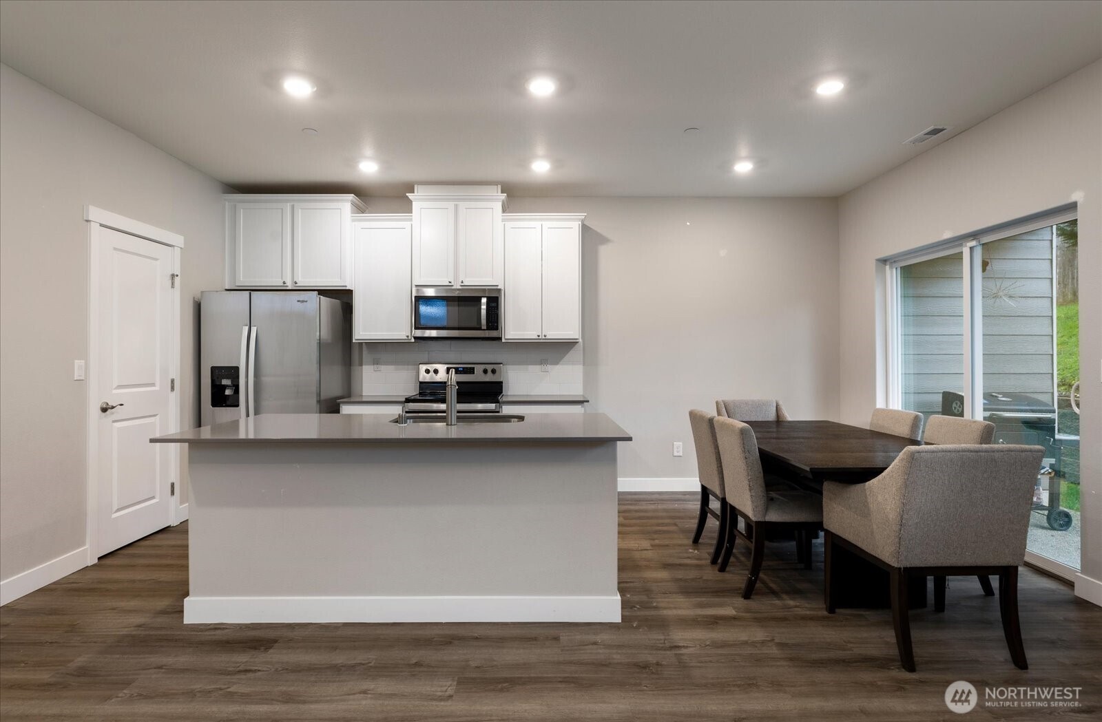 8409 Gilman Way Arlington, WA 98223 - Photo 6 of 37