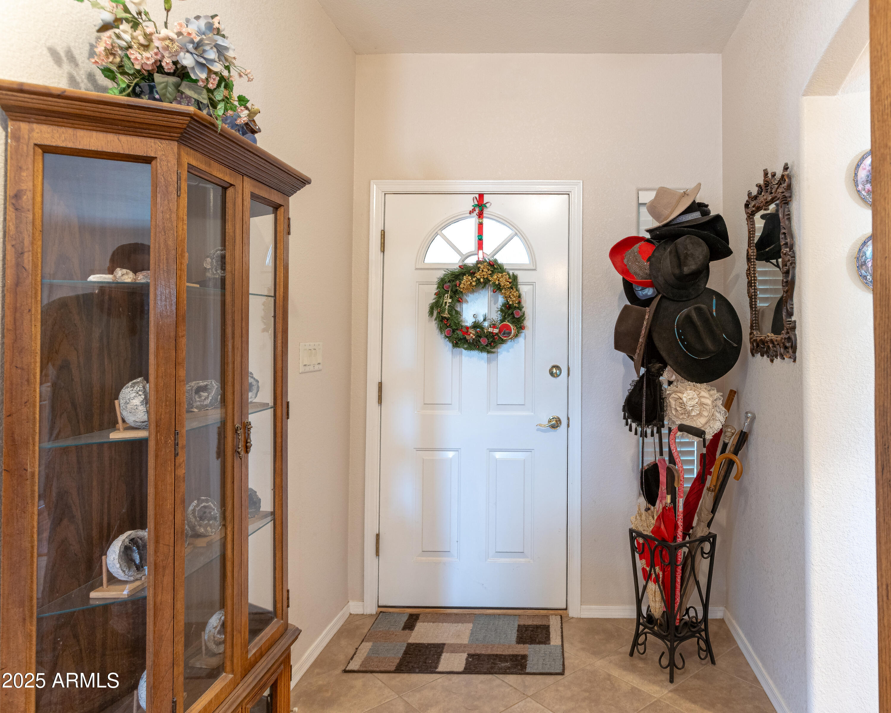 7072 South Ridling Drive Hereford, AZ 85615 - Photo 13 of 69 Foyer