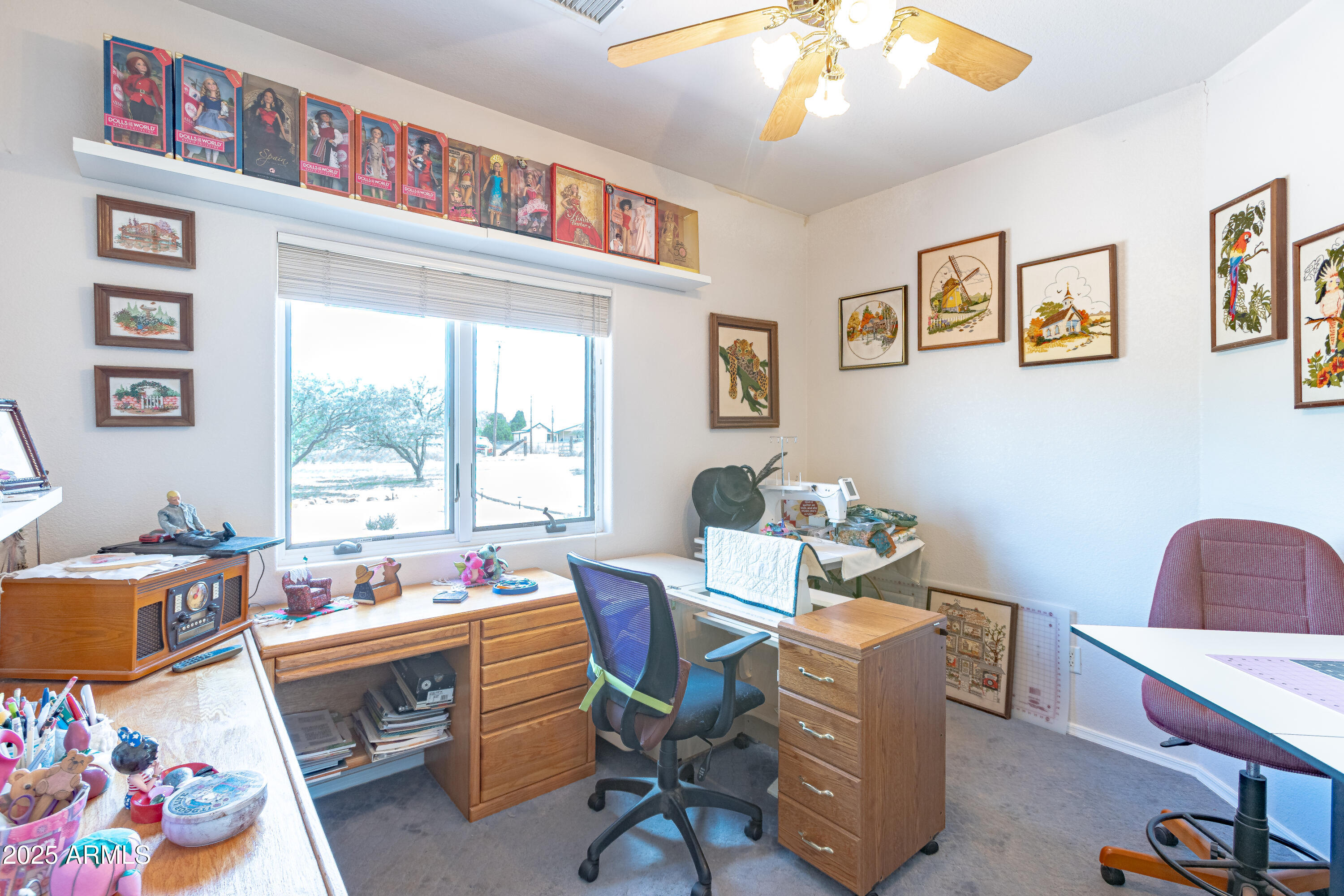 7072 South Ridling Drive Hereford, AZ 85615 - Photo 34 of 69 a workspace with furniture and a window