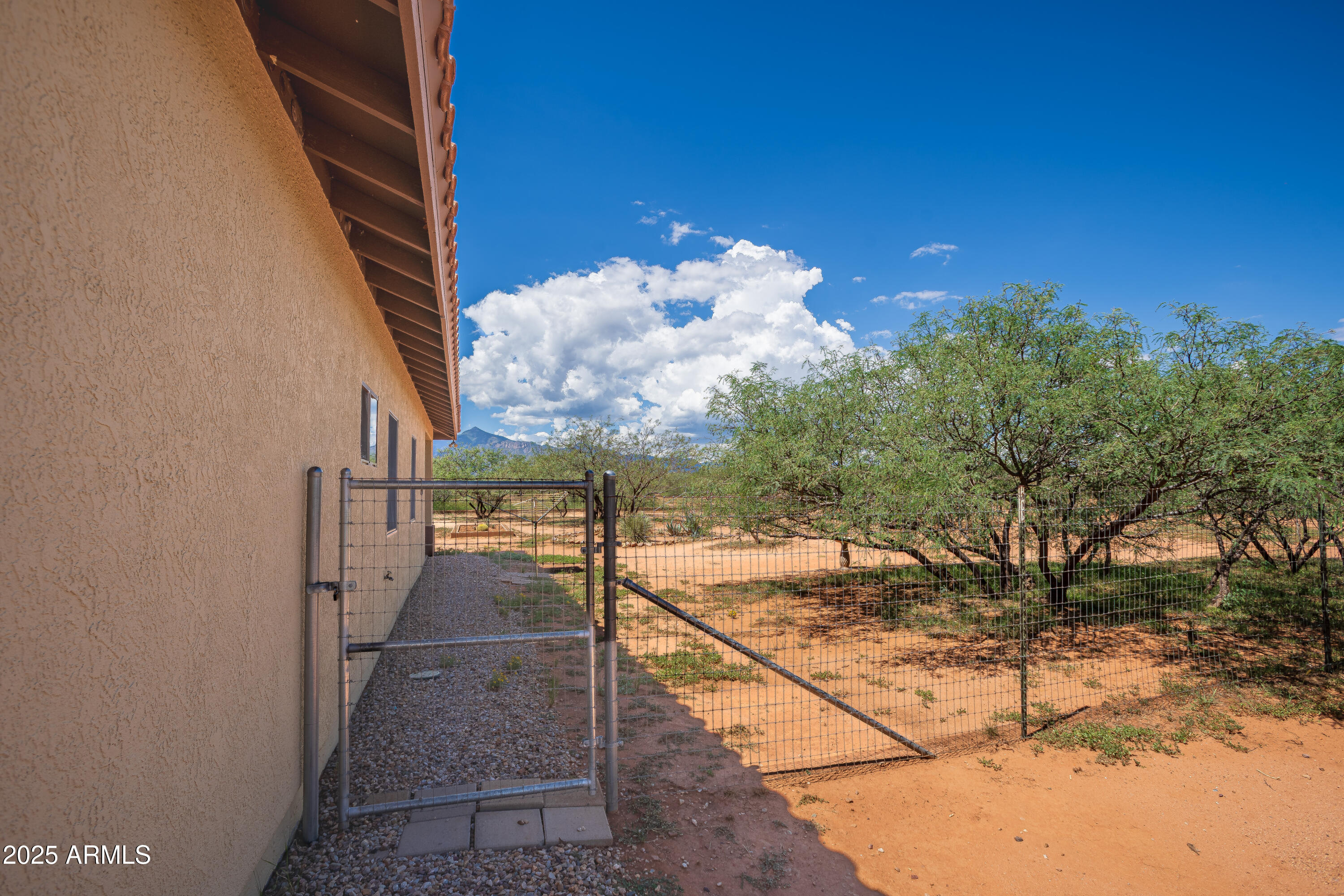 7072 South Ridling Drive Hereford, AZ 85615 - Photo 57 of 69 a view of entryway