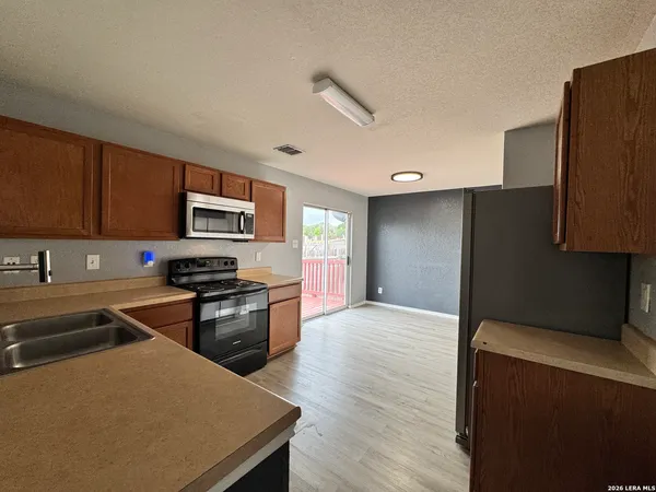 $1,850 | 6714 Loma Vino, San Antonio, TX 78233