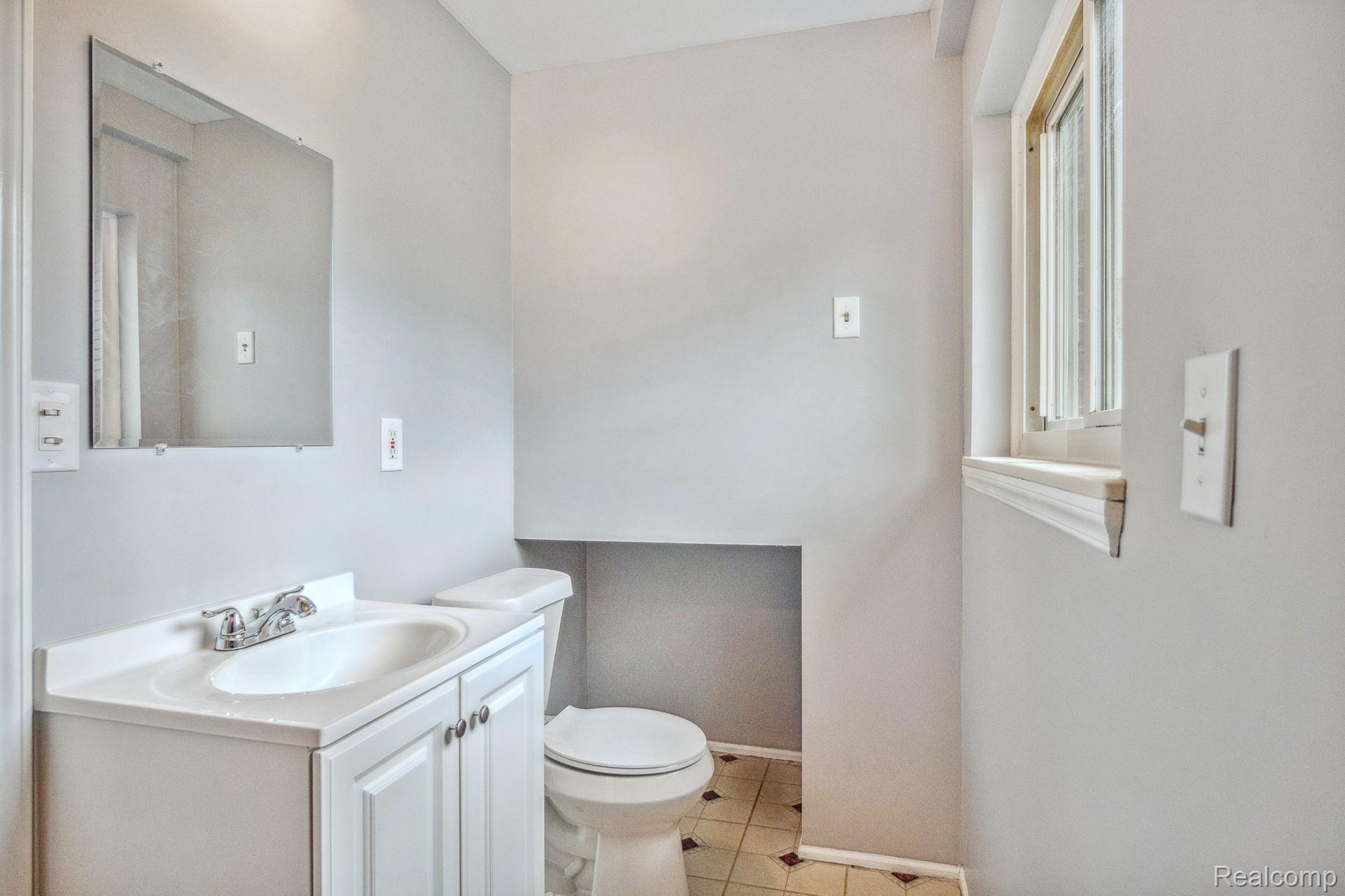 2924 Harding Street Pinckney, MI 48169 - Photo 15 of 29 Gallery Image 15