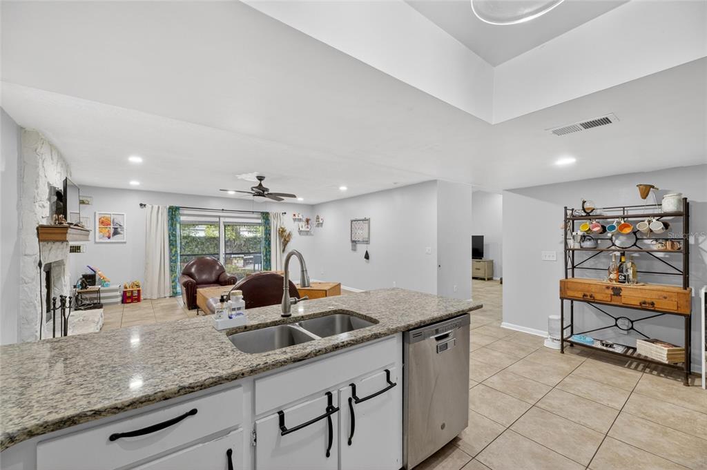 3909 Applegate Circle Brandon, FL 33511 - Photo 30 of 36