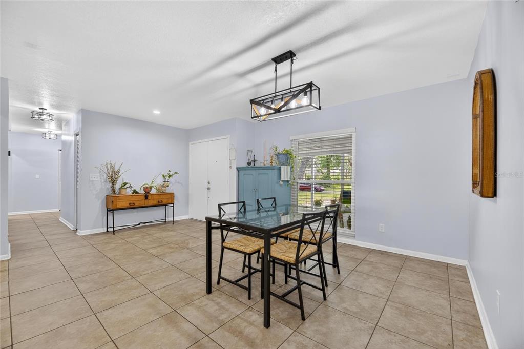 3909 Applegate Circle Brandon, FL 33511 - Photo 8 of 36