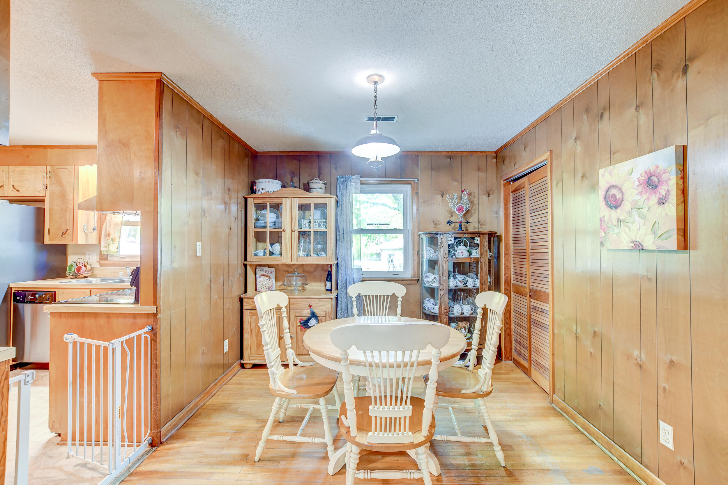 212 Arbor Road Summerville, SC 29485 - Photo 5 of 36 DSC_1599_600_601_602_603