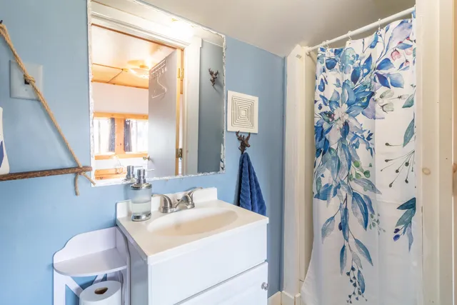 $179,900 | 1 Prospect Street, Orleans, VT 05860