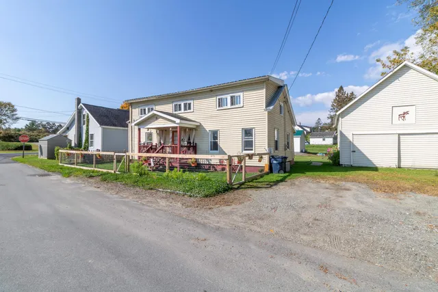 $179,900 | 1 Prospect Street, Orleans, VT 05860