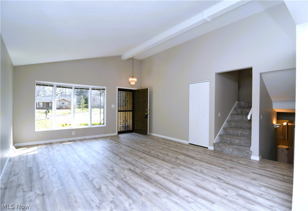 80 Trunko Road Akron, OH 44333 - Photo 2 of 21 Living room