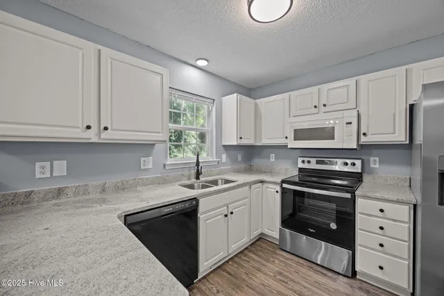 $1,750 | 103 Arbor Drive, Greenville, NC 27858