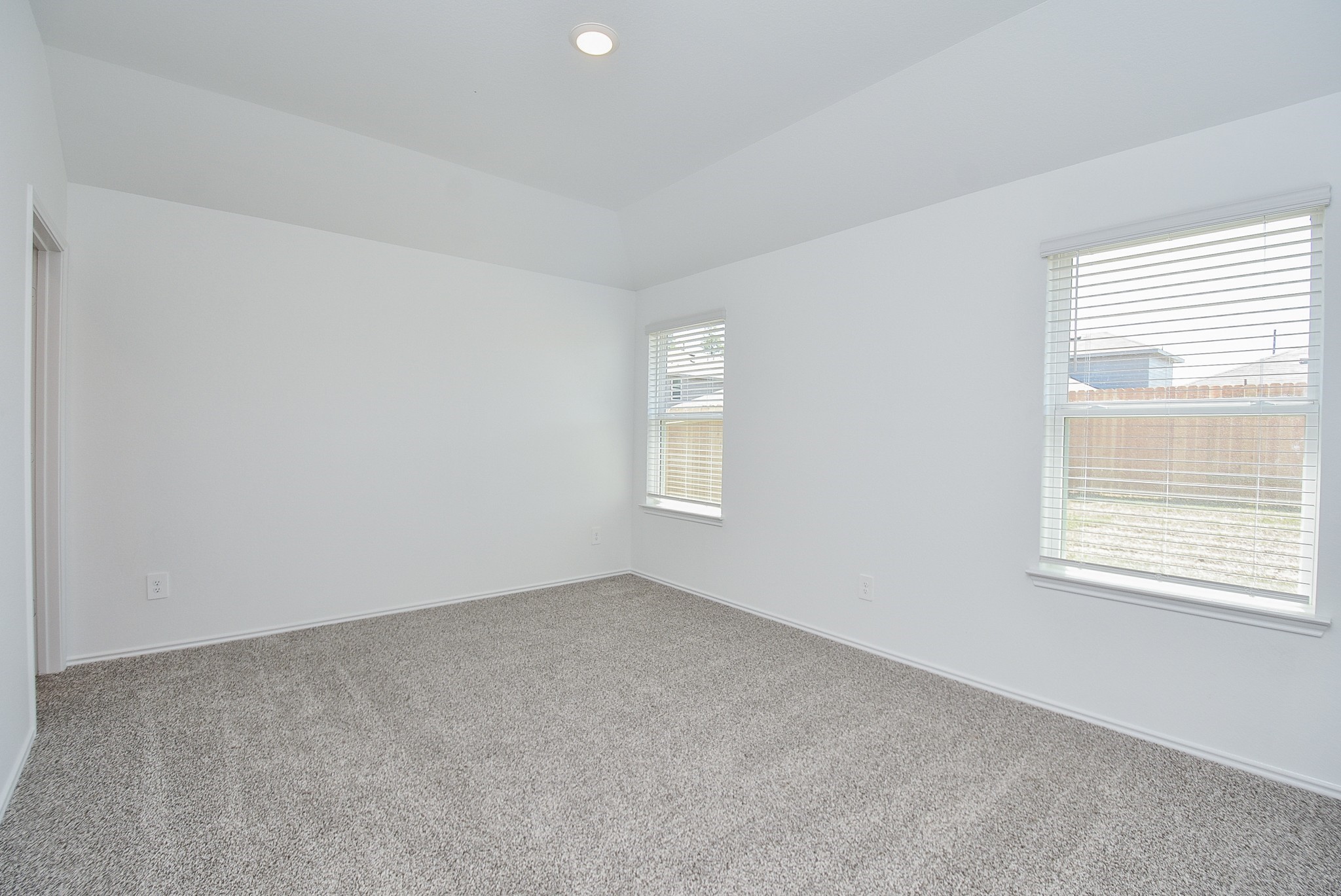 5735 Sycamore Glen Dr Spring Spring, TX 77373 - Photo 12 of 26 an empty room with a window