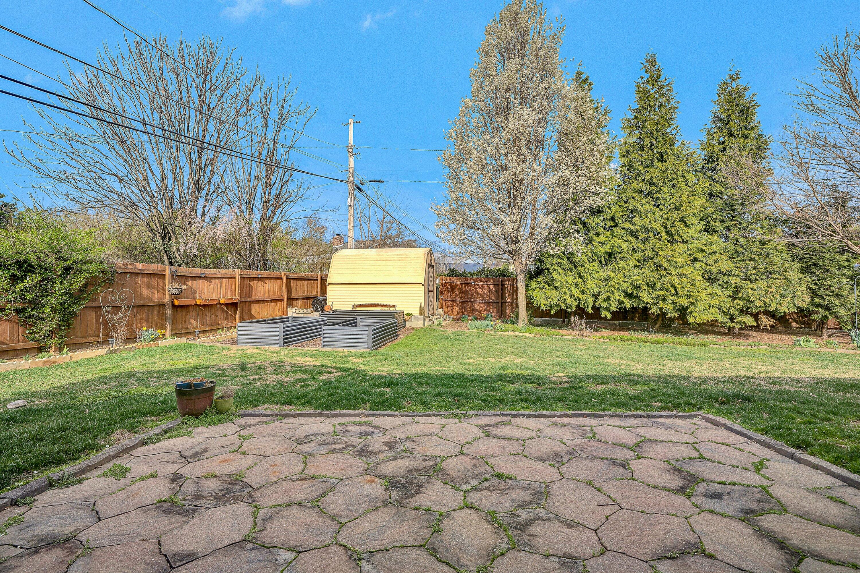 405 Diamond Road Salem, VA 24153 - Photo 26 of 28 a view of a park with a plants and trees
