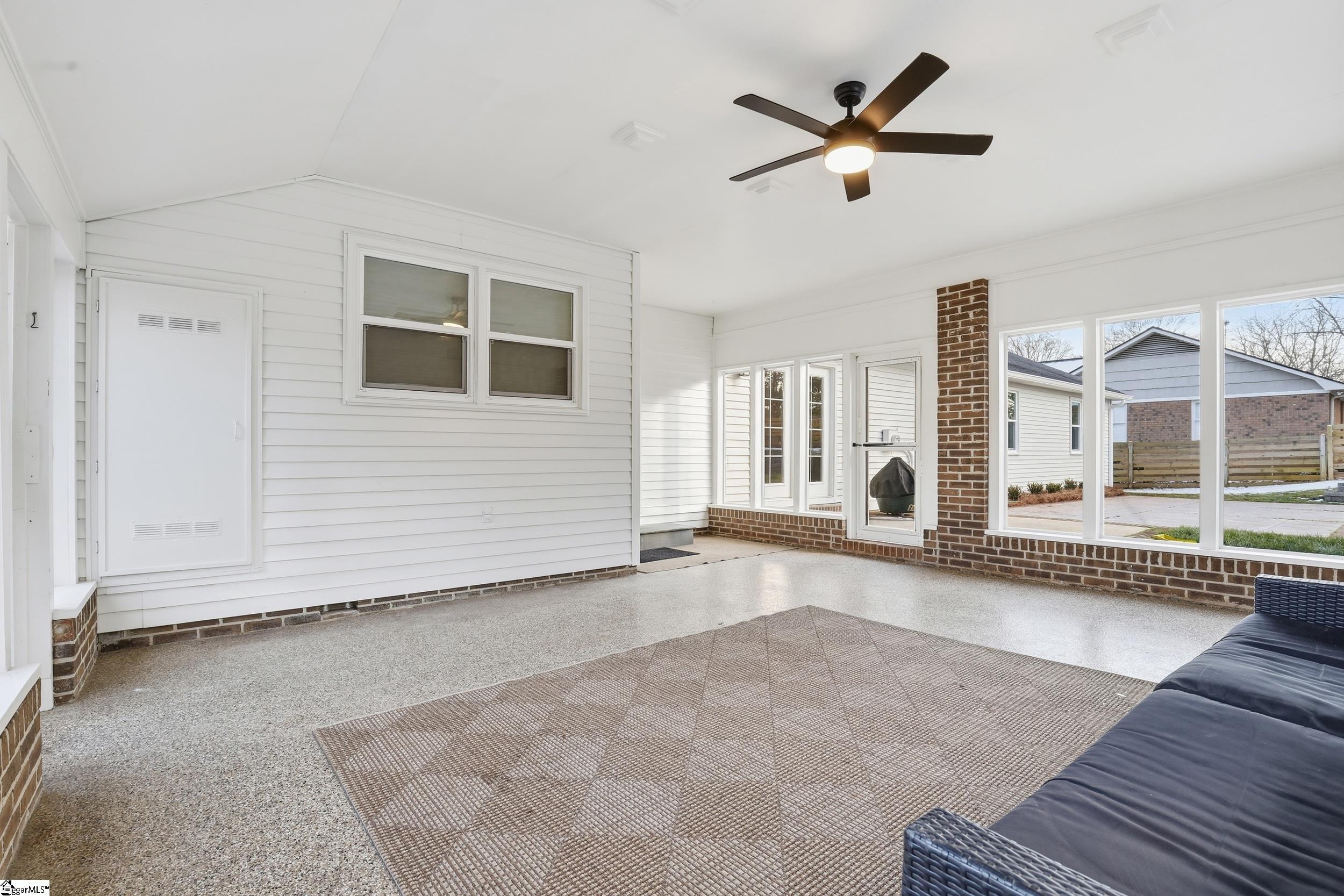 402 Foxcroft Road Greenville, SC 29615 - Photo 18 of 44