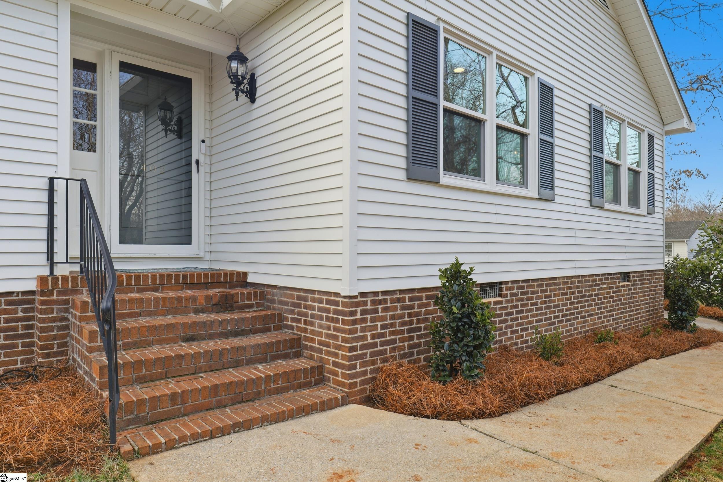 402 Foxcroft Road Greenville, SC 29615 - Photo 2 of 44