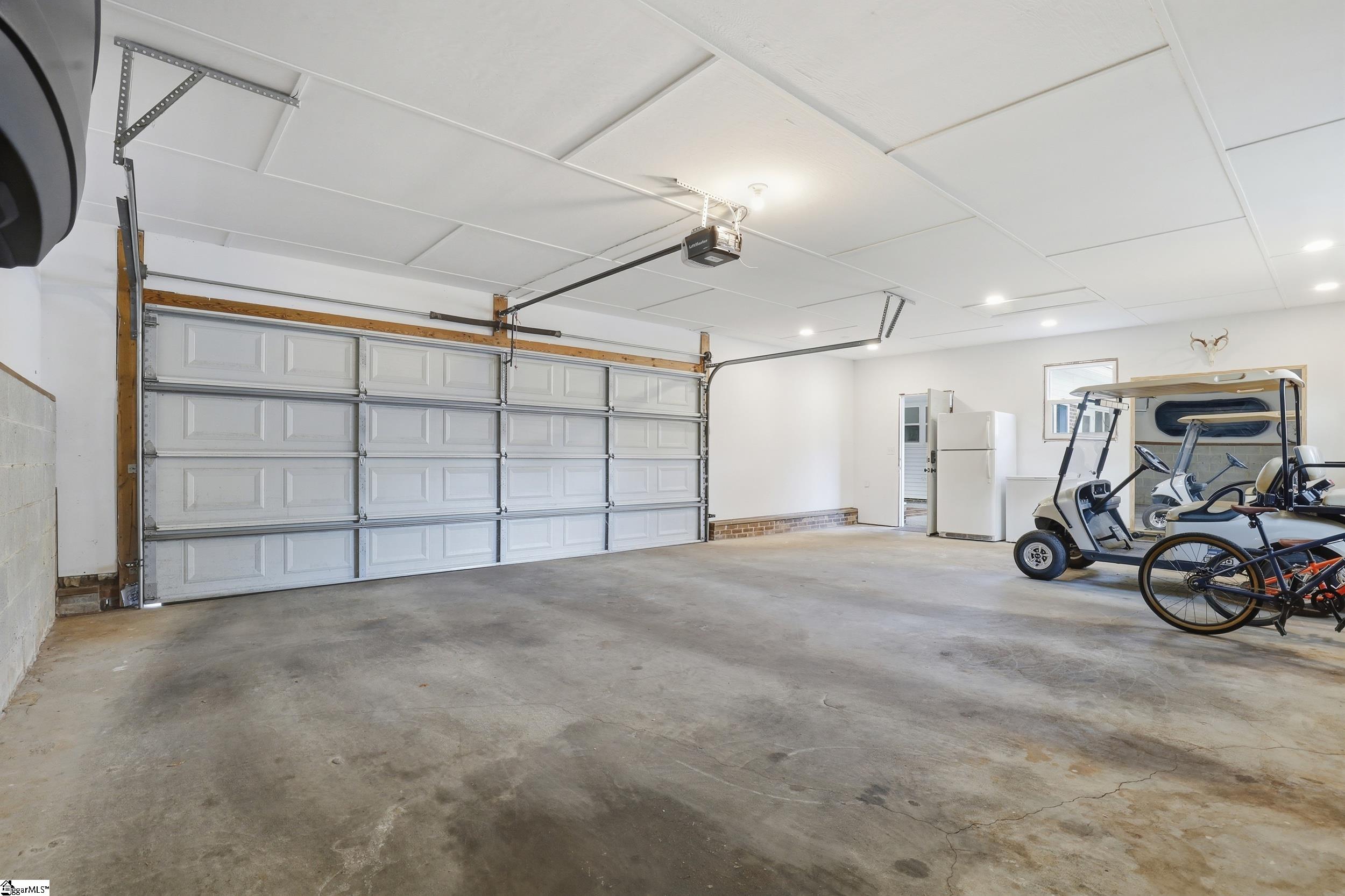 402 Foxcroft Road Greenville, SC 29615 - Photo 32 of 44