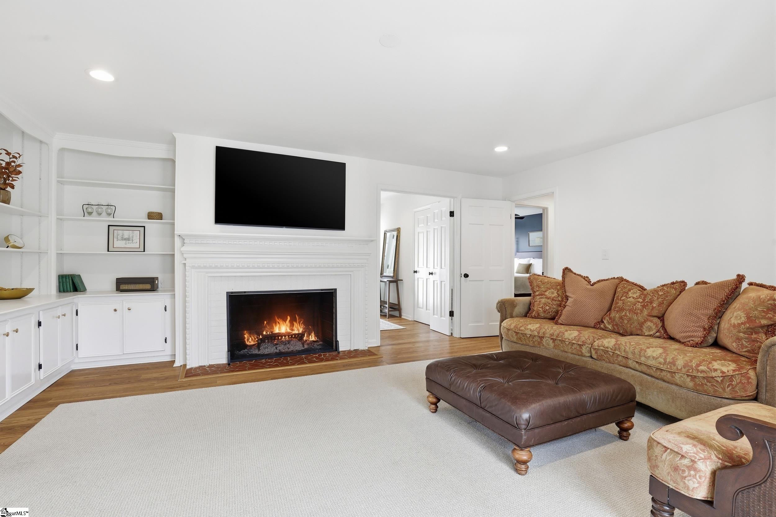 402 Foxcroft Road Greenville, SC 29615 - Photo 5 of 44