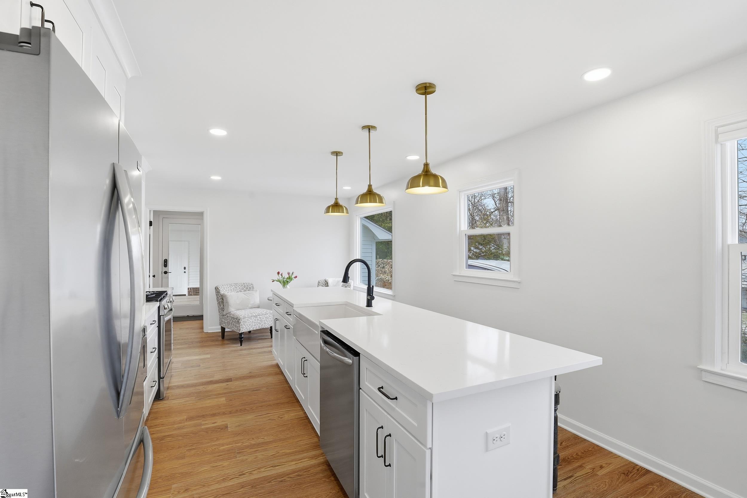 402 Foxcroft Road Greenville, SC 29615 - Photo 8 of 44