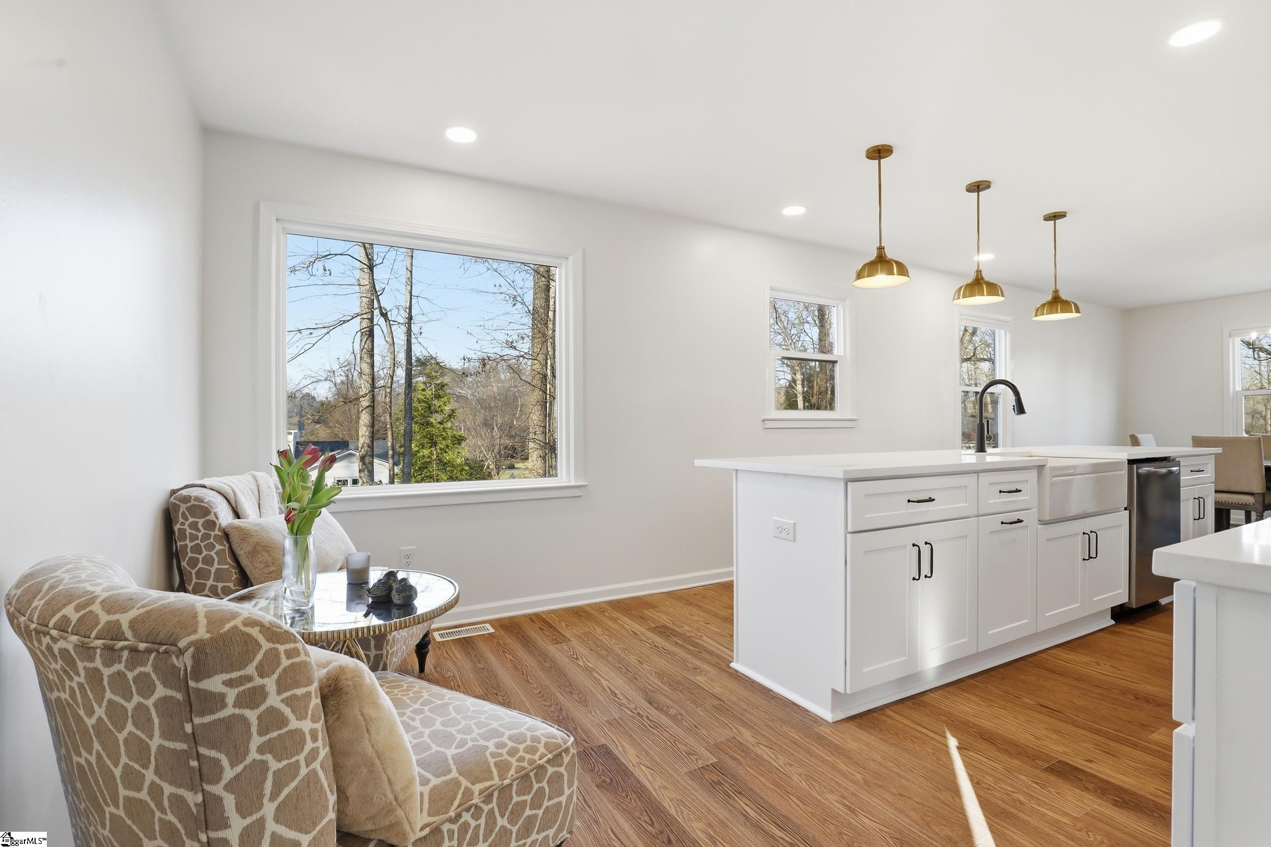 402 Foxcroft Road Greenville, SC 29615 - Photo 9 of 44