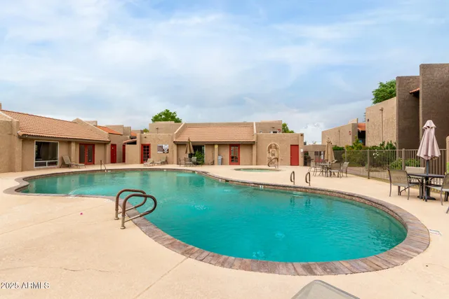$239,000 | 5525 East Thomas Road, Unit C1, Phoenix, AZ 85018