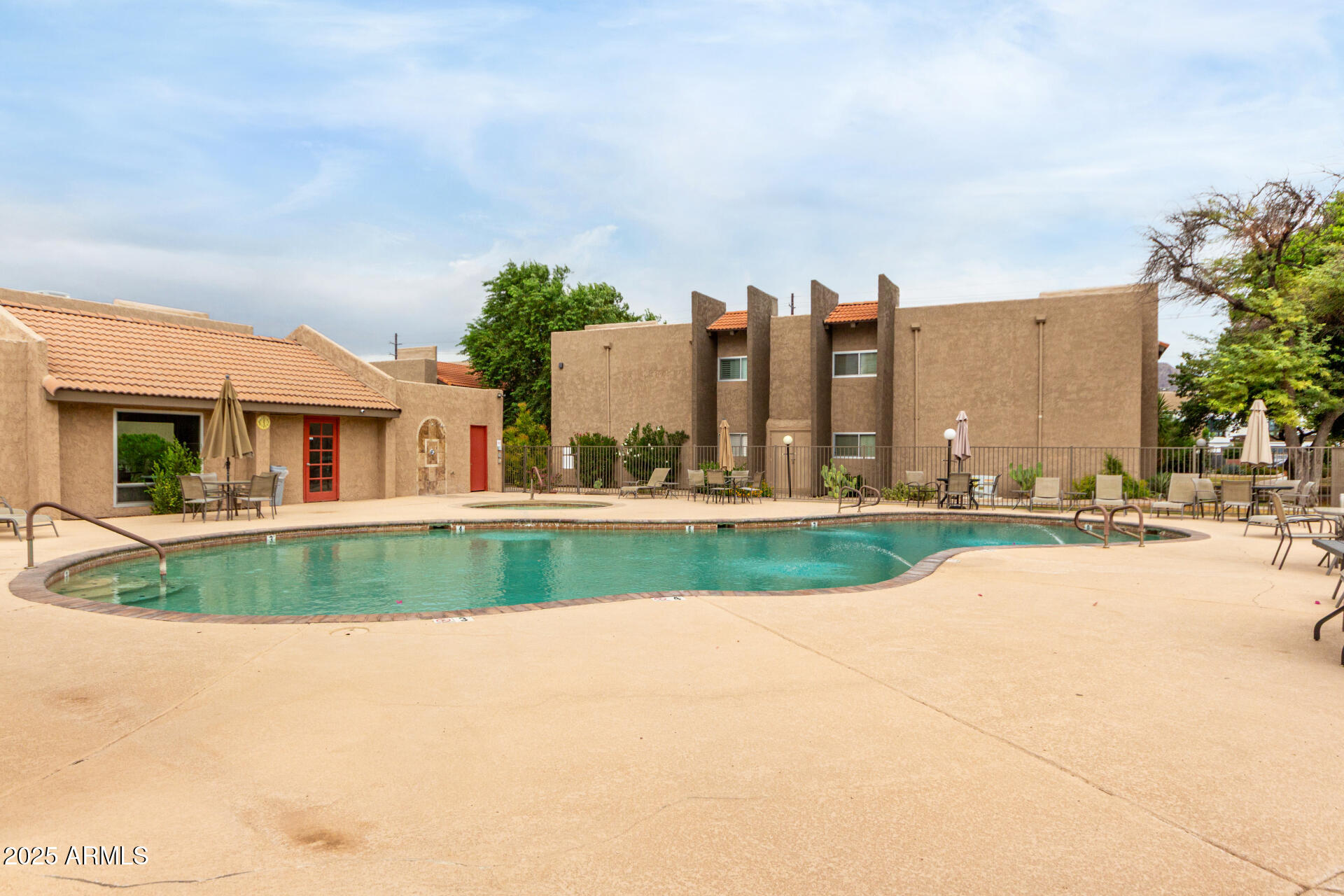 5525 East Thomas Road, Unit C1 Phoenix, AZ 85018 - Photo 26 of 27 30 - Thomas