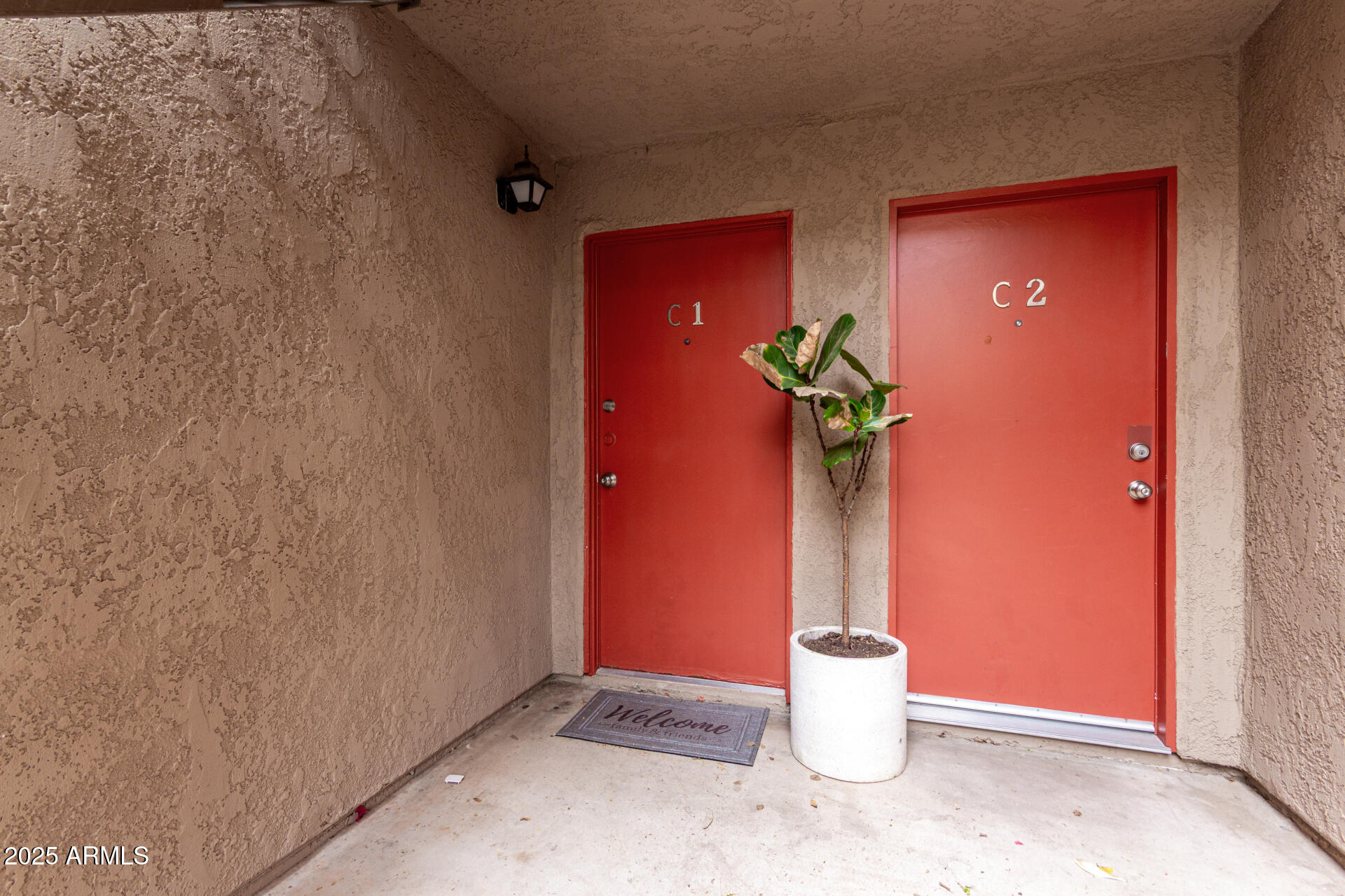 5525 East Thomas Road, Unit C1 Phoenix, AZ 85018 - Photo 4 of 27 05 - Thomas